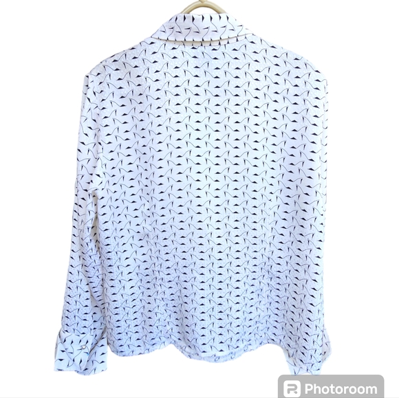 Due Per Due White Silk Blouse Collared Flowy Long Sleeve Double Cuffed Size 12 - Picture 8 of 17